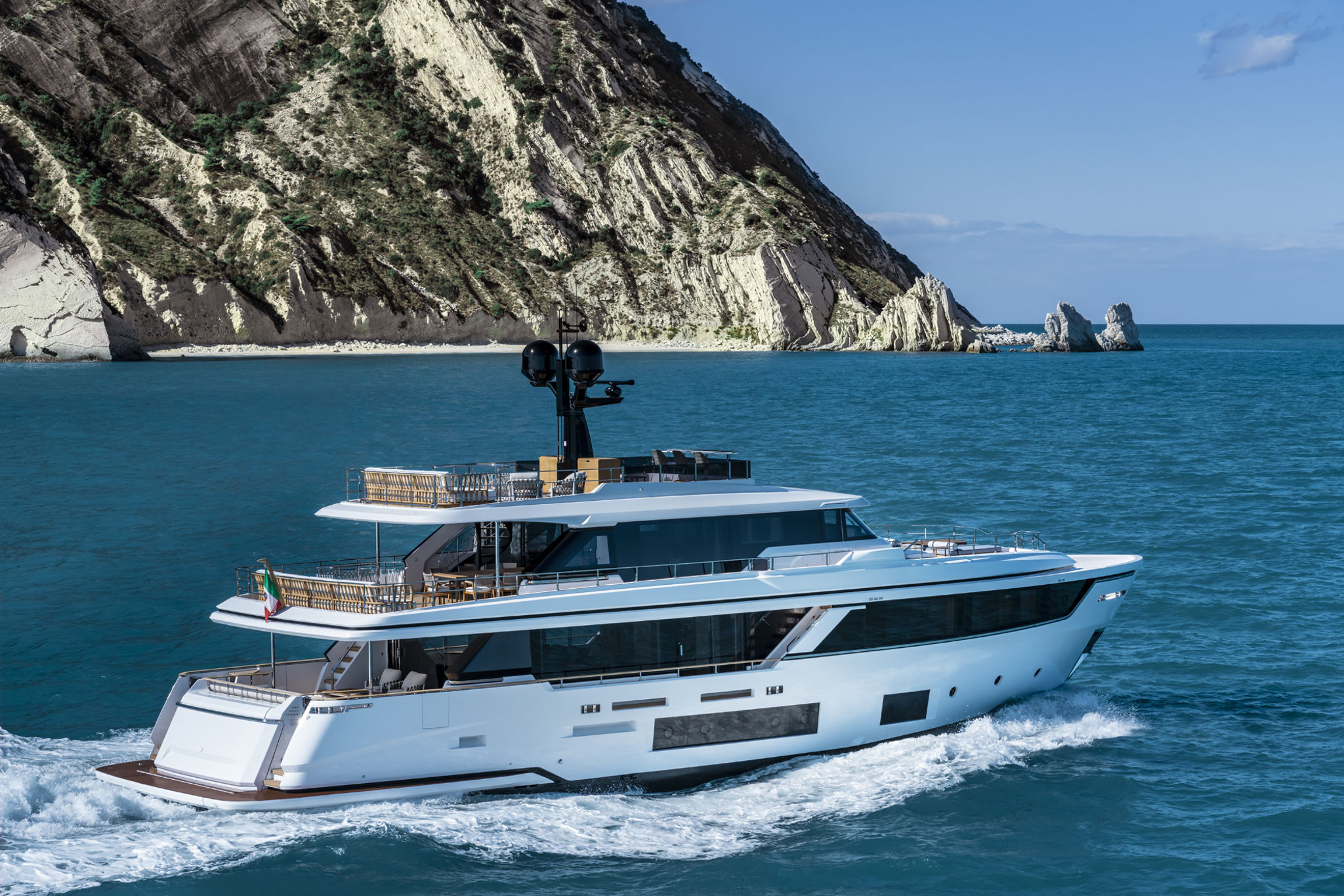 Custom Line Navetta 30