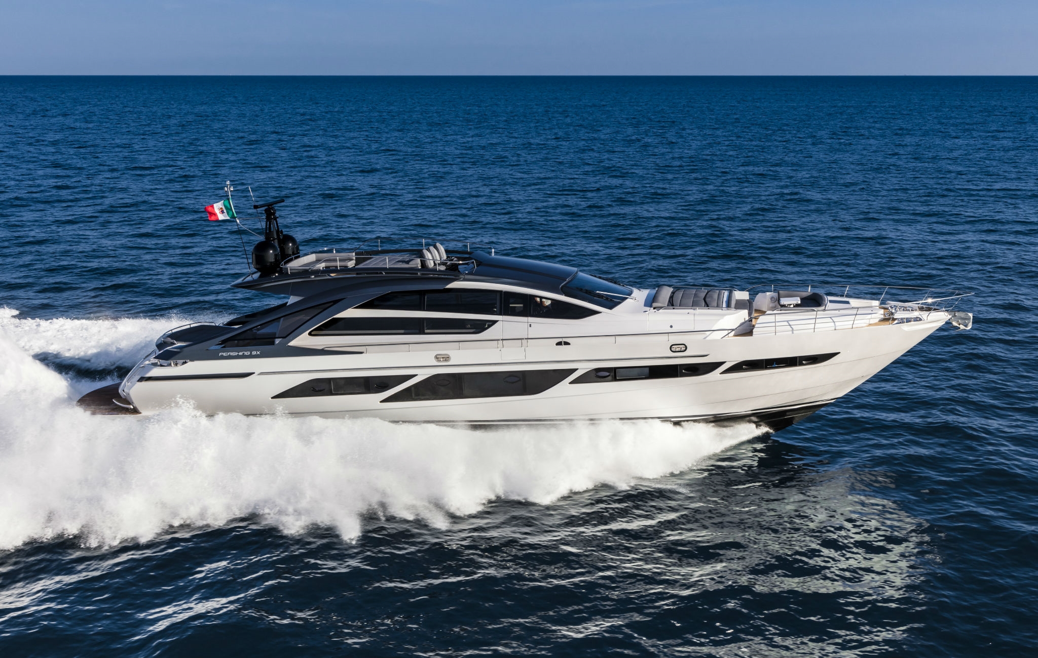 Pershing_9X_Cruising-0013-1