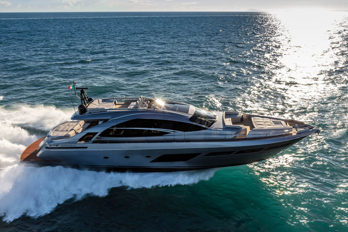 Pershing_8X_Cruising-0001