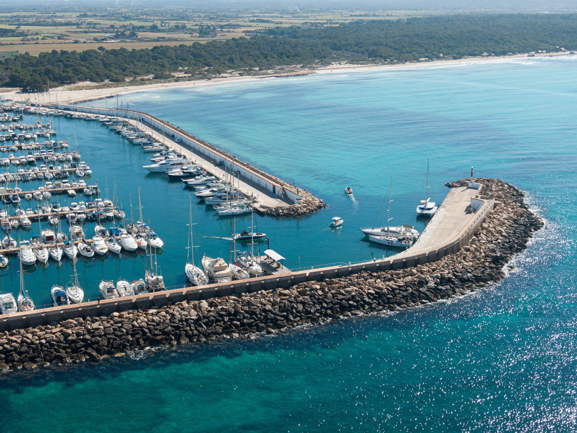 port-with-ships