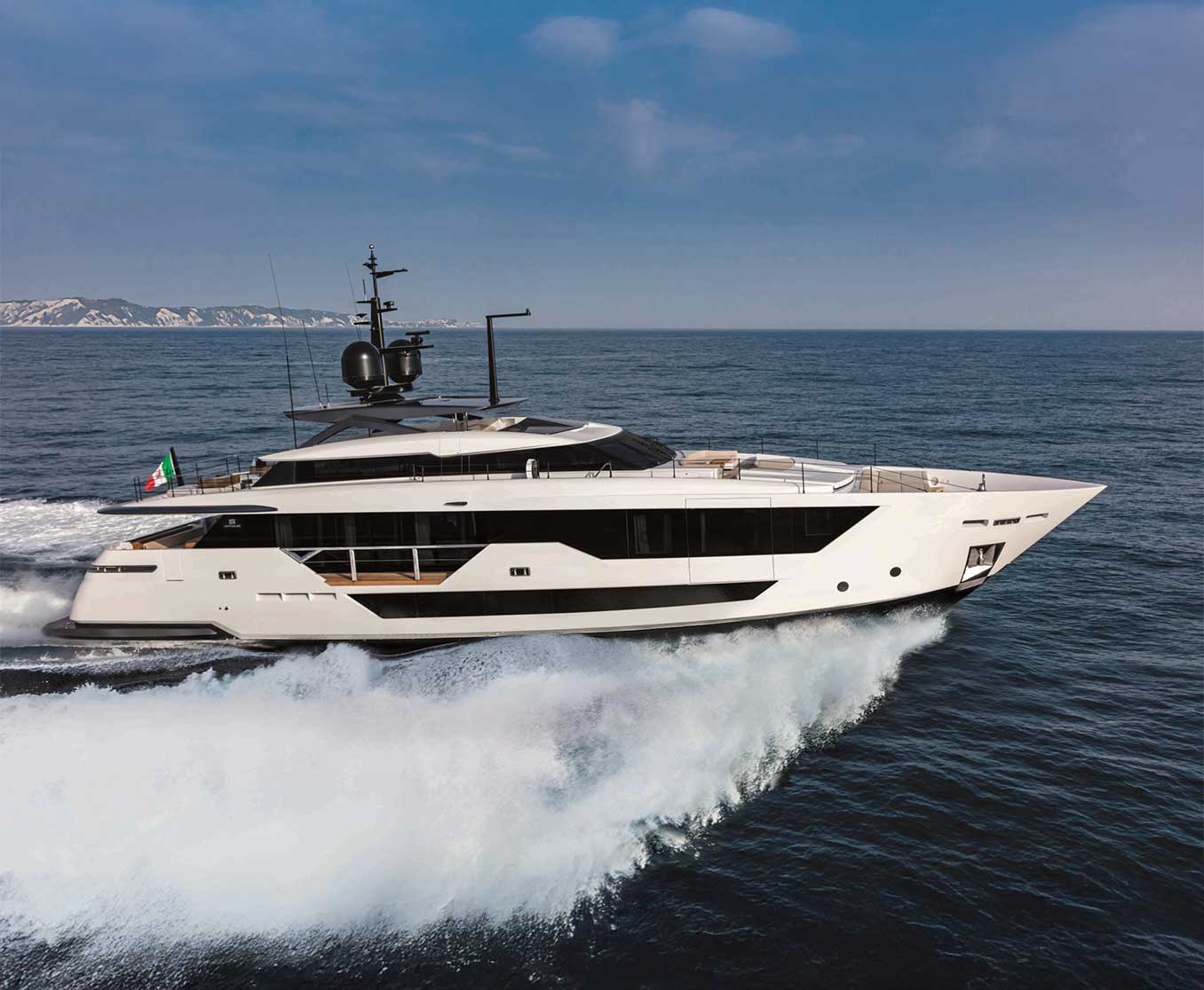 CustomLine_Saetta106'_Cruising-0002